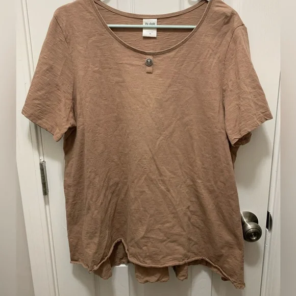 Cute Blair Top - Picture 1 of 4